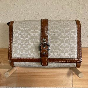 Coach White Signature Wallet